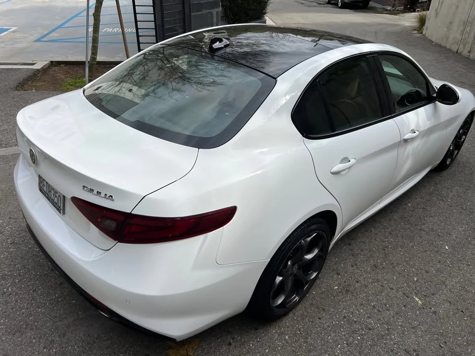 2018 Alfa Romeo Giulia - Image 5 of 9