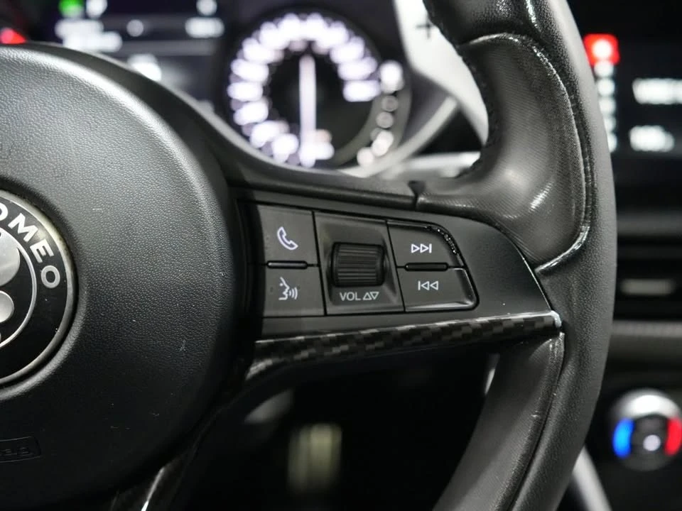 2018 Alfa Romeo Giulia - Image 10 of 20