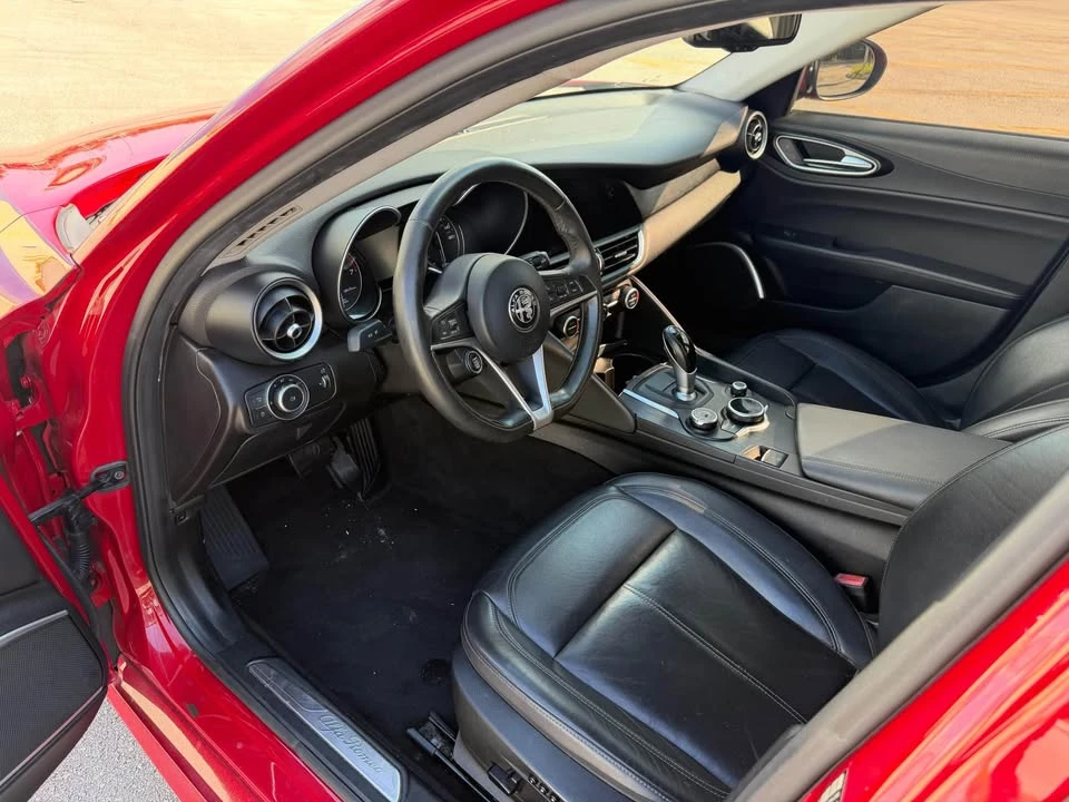2018 Alfa Romeo Giulia - Image 8 of 10