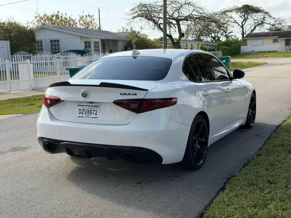 2018 Alfa Romeo Giulia - Image 6 of 17
