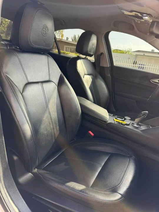 2018 Alfa Romeo Giulia - Image 15 of 17