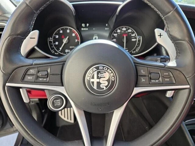 2018 Alfa Romeo Giulia - Image 9 of 10