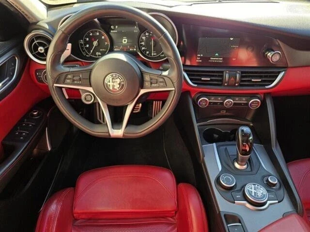 2018 Alfa Romeo Giulia - Image 8 of 10