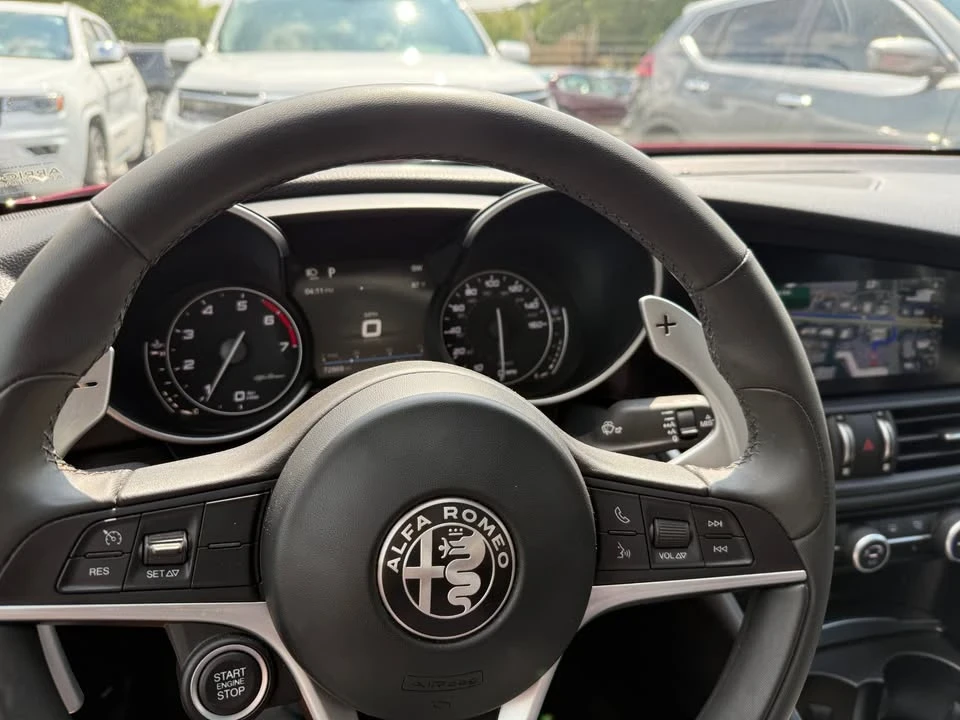 2018 Alfa Romeo Giulia - Image 5 of 11