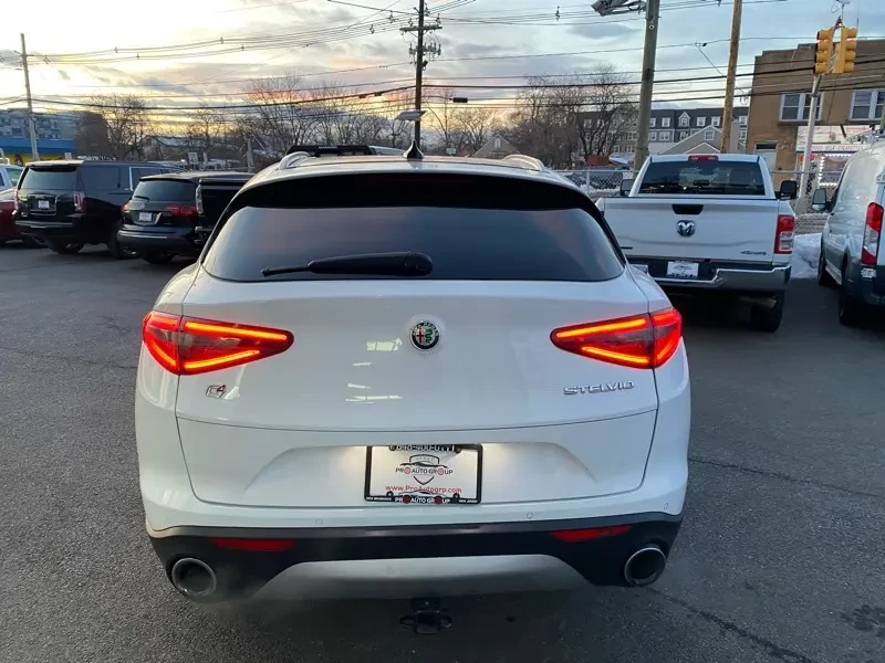 2018 Alfa Romeo Stelvio - Image 5 of 18
