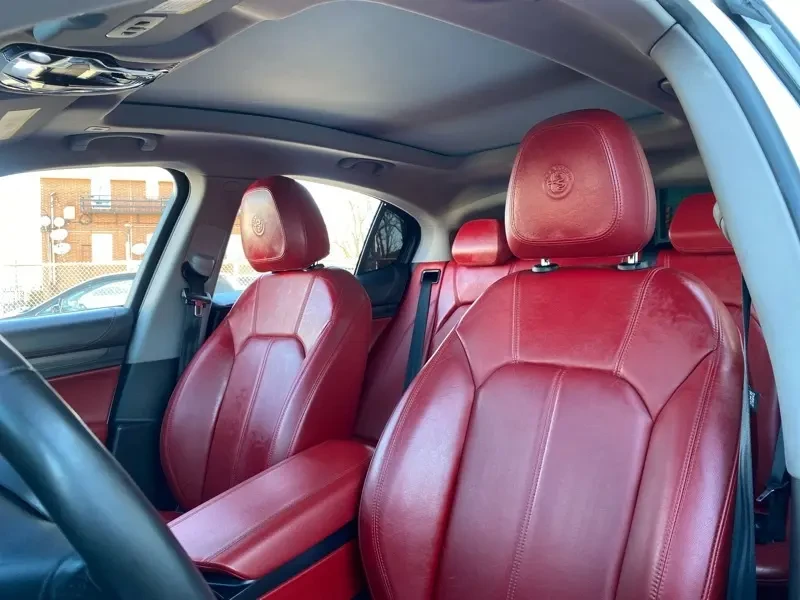 2018 Alfa Romeo Stelvio - Image 14 of 18