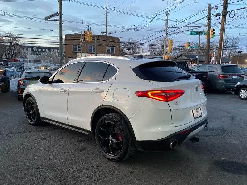 2018 Alfa Romeo Stelvio - Image 4 of 18
