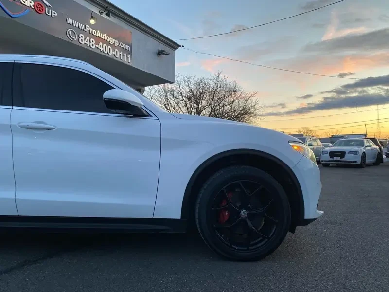 2018 Alfa Romeo Stelvio - Image 9 of 18