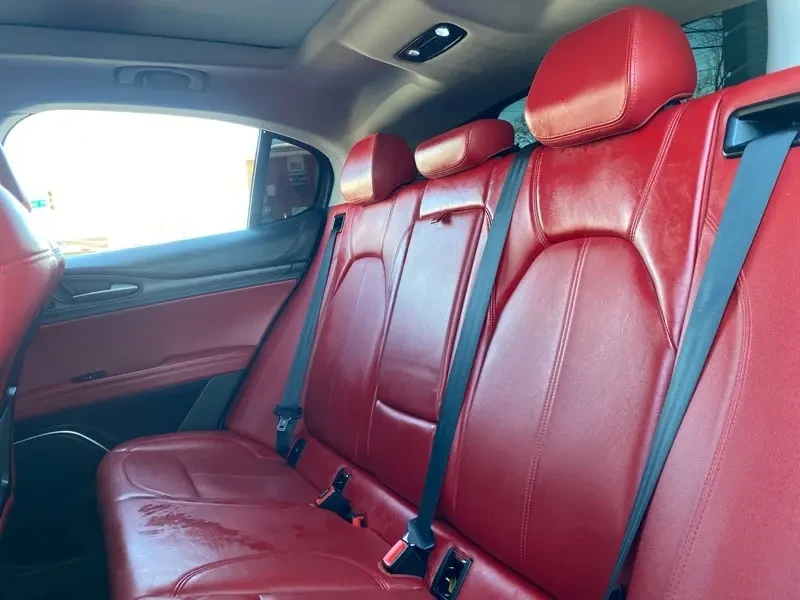 2018 Alfa Romeo Stelvio - Image 15 of 18