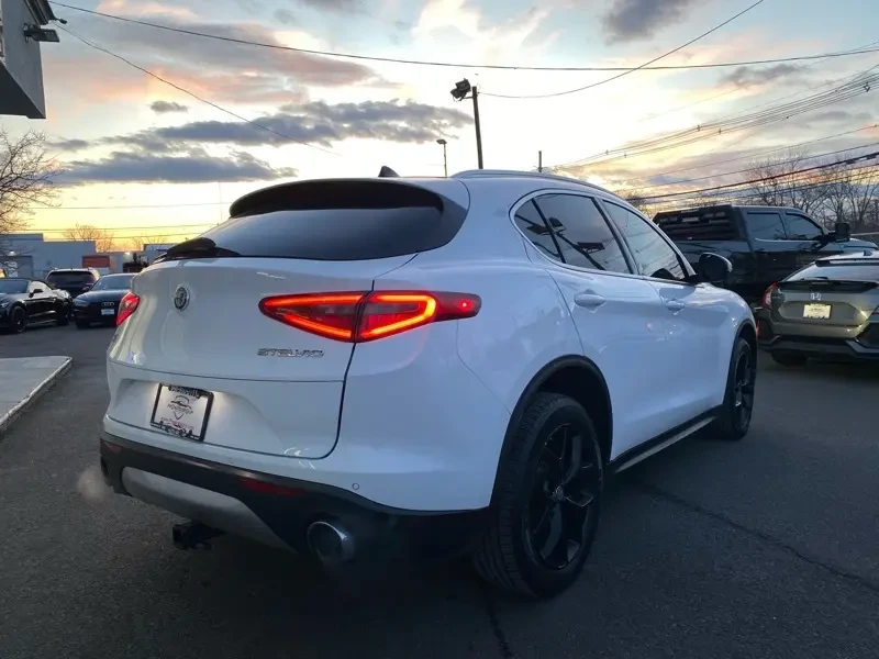 2018 Alfa Romeo Stelvio - Image 7 of 18