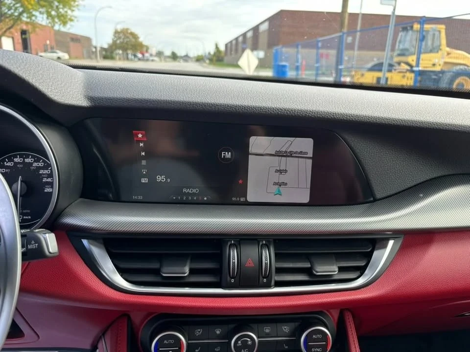 2018 Alfa Romeo Stelvio - Image 15 of 20