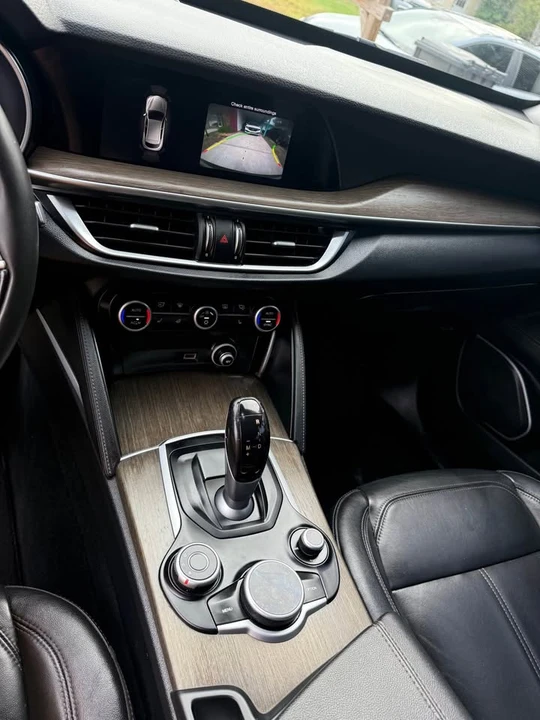 2018 Alfa Romeo Stelvio - Image 12 of 19