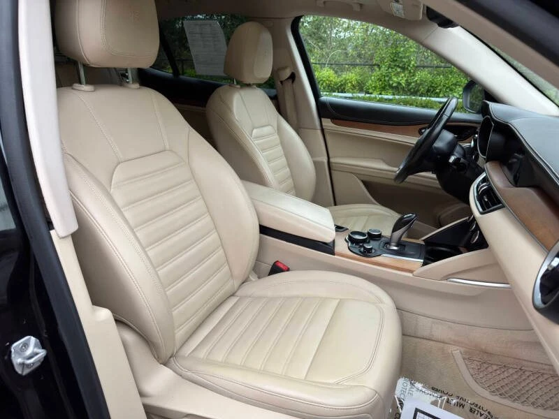 2018 Alfa Romeo Stelvio - Image 17 of 20