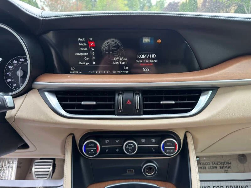 2018 Alfa Romeo Stelvio - Image 19 of 20