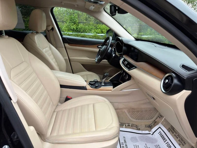2018 Alfa Romeo Stelvio - Image 16 of 20