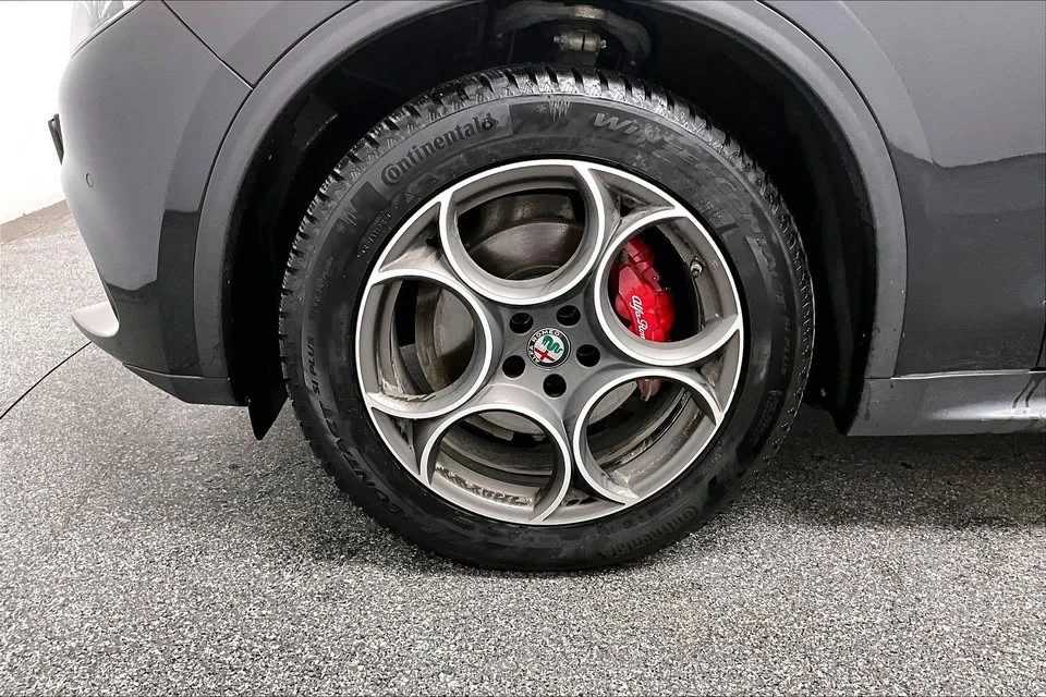 2018 Alfa Romeo Stelvio - Image 14 of 19