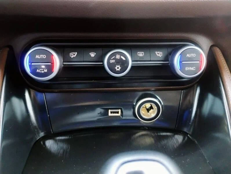2018 Alfa Romeo Stelvio - Image 13 of 20