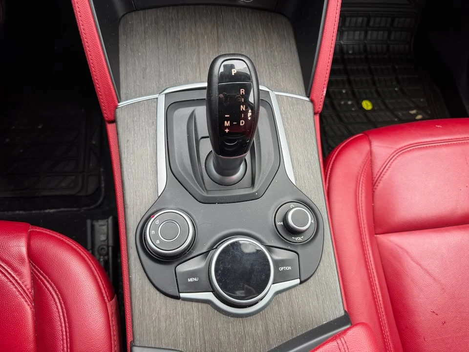 2018 Alfa Romeo Stelvio - Image 11 of 15
