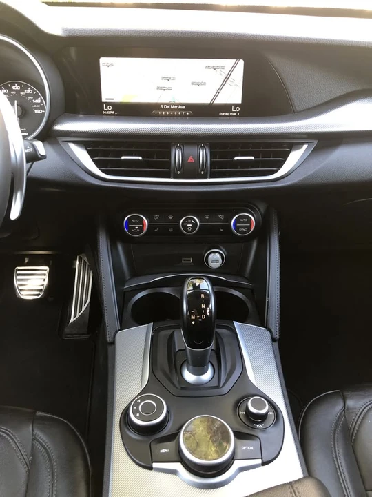 2018 Alfa Romeo Stelvio - Image 11 of 20