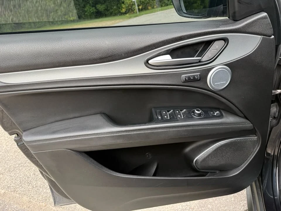 2018 Alfa Romeo Stelvio - Image 15 of 17