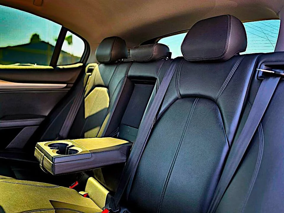 2018 Alfa Romeo Stelvio - Image 11 of 20