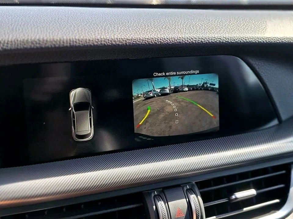2018 Alfa Romeo Stelvio - Image 16 of 20