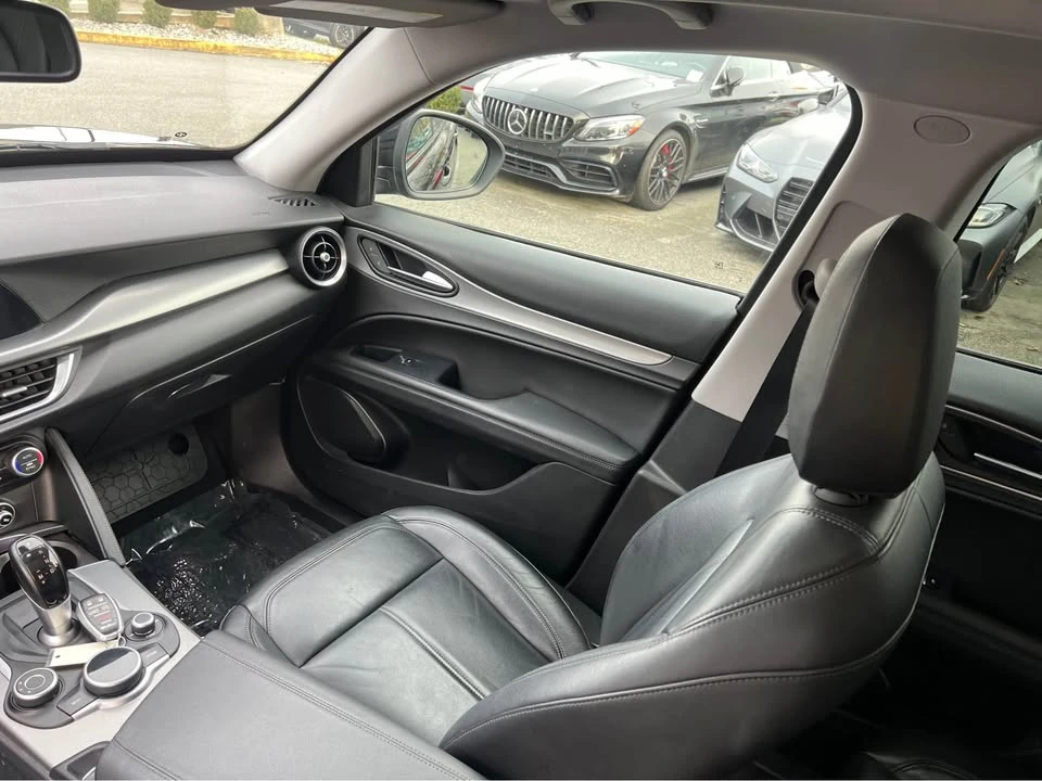 2018 Alfa Romeo Stelvio - Image 17 of 18