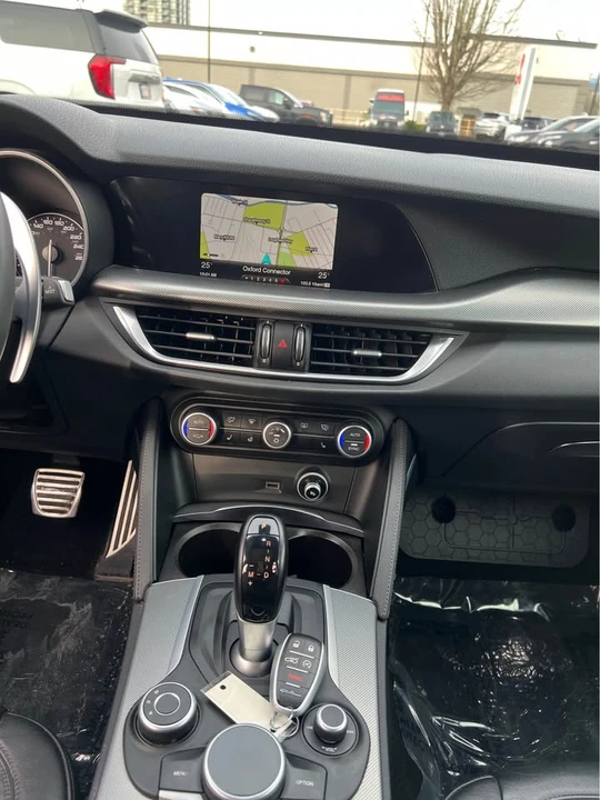 2018 Alfa Romeo Stelvio - Image 16 of 18