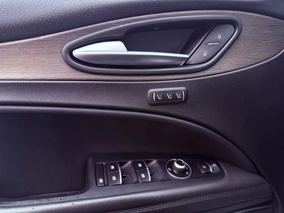 2018 Alfa Romeo Stelvio - Image 13 of 18