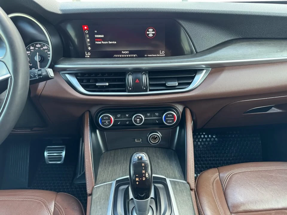 2018 Alfa Romeo Stelvio - Image 11 of 20
