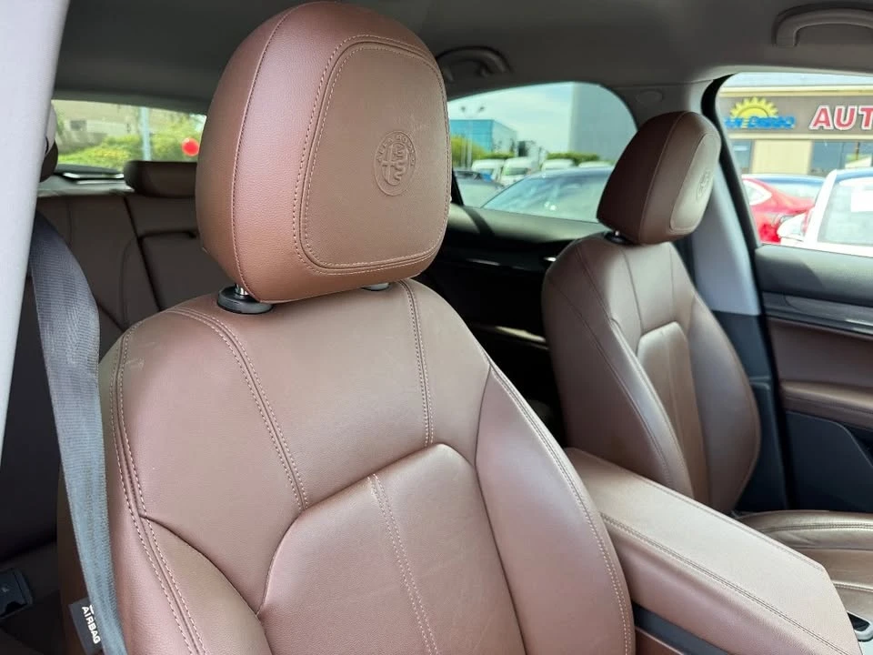 2018 Alfa Romeo Stelvio - Image 17 of 20