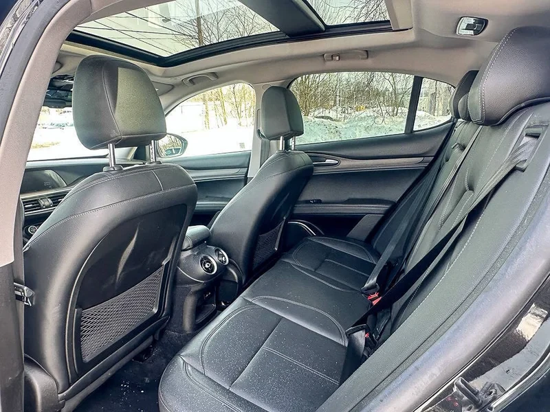 2018 Alfa Romeo Stelvio - Image 13 of 20