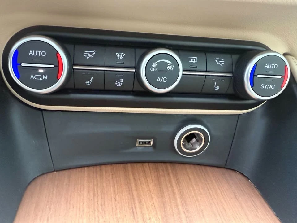 2018 Alfa Romeo Stelvio - Image 17 of 20