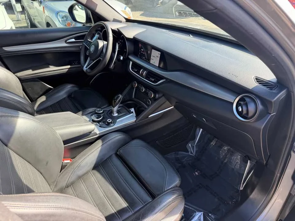 2018 Alfa Romeo Stelvio - Image 11 of 15