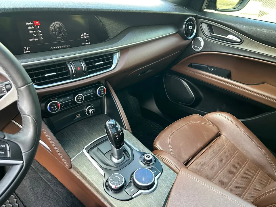 2018 Alfa Romeo Stelvio - Image 14 of 20