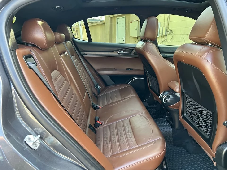 2018 Alfa Romeo Stelvio - Image 17 of 20