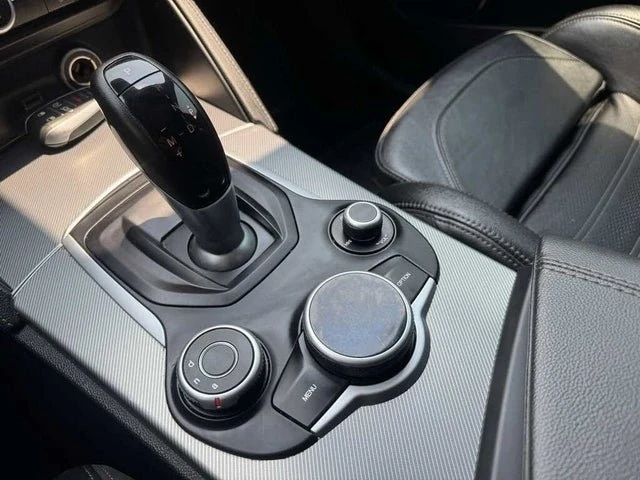 2018 Alfa Romeo Stelvio - Image 15 of 19