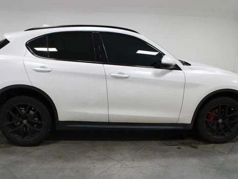 2018 Alfa Romeo Stelvio - Image 9 of 20