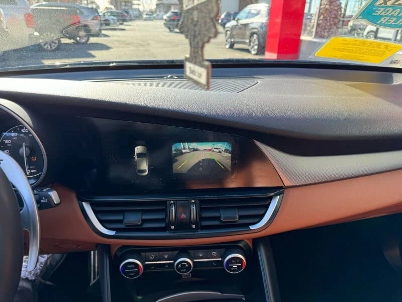 2018 Alfa Romeo Giulia - Image 10 of 14