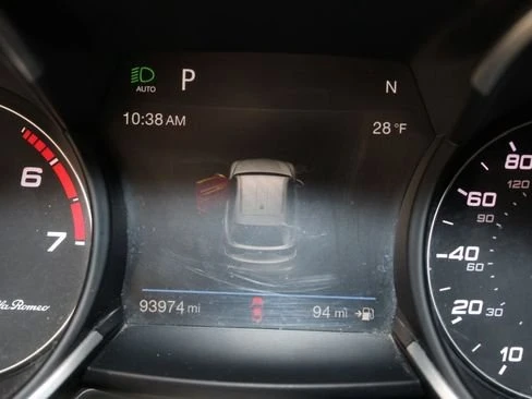 2018 Alfa Romeo Giulia - Image 18 of 18
