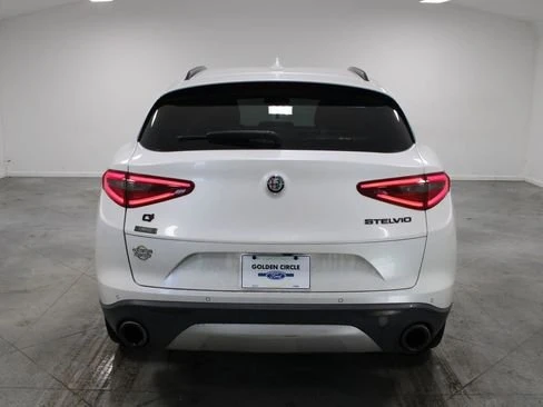 2018 Alfa Romeo Giulia - Image 7 of 18