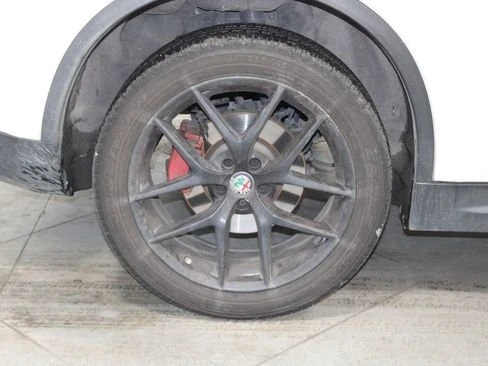 2018 Alfa Romeo Giulia - Image 11 of 18