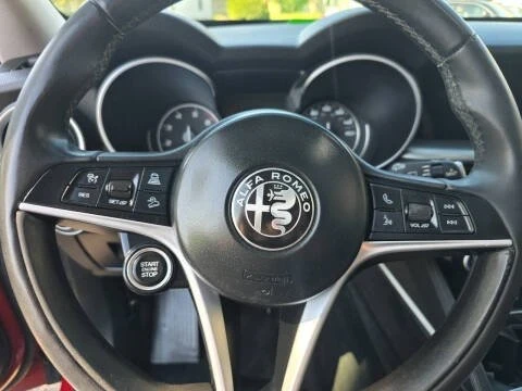 2018 Alfa Romeo Stelvio - Image 17 of 20