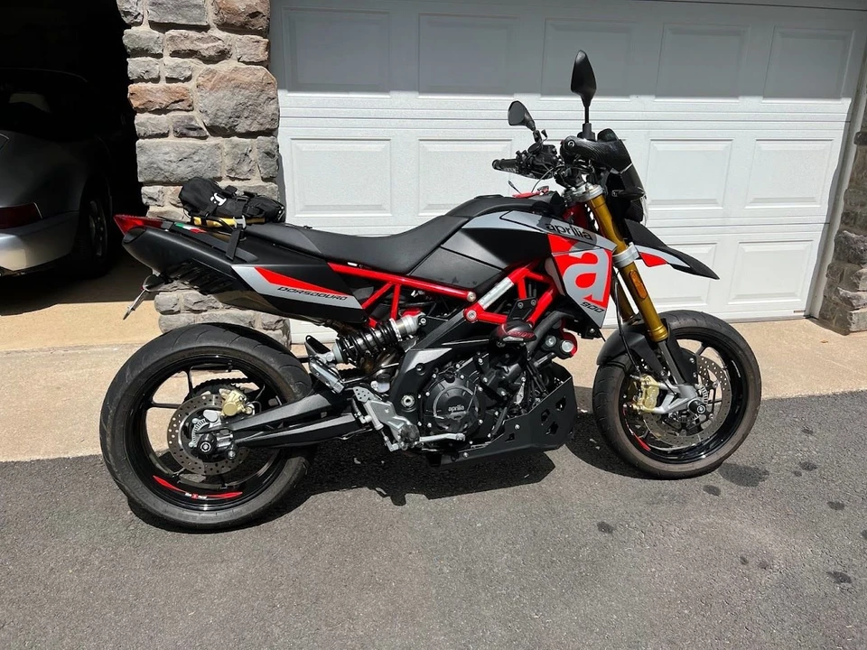 2018 BMW - Image 2 of 3