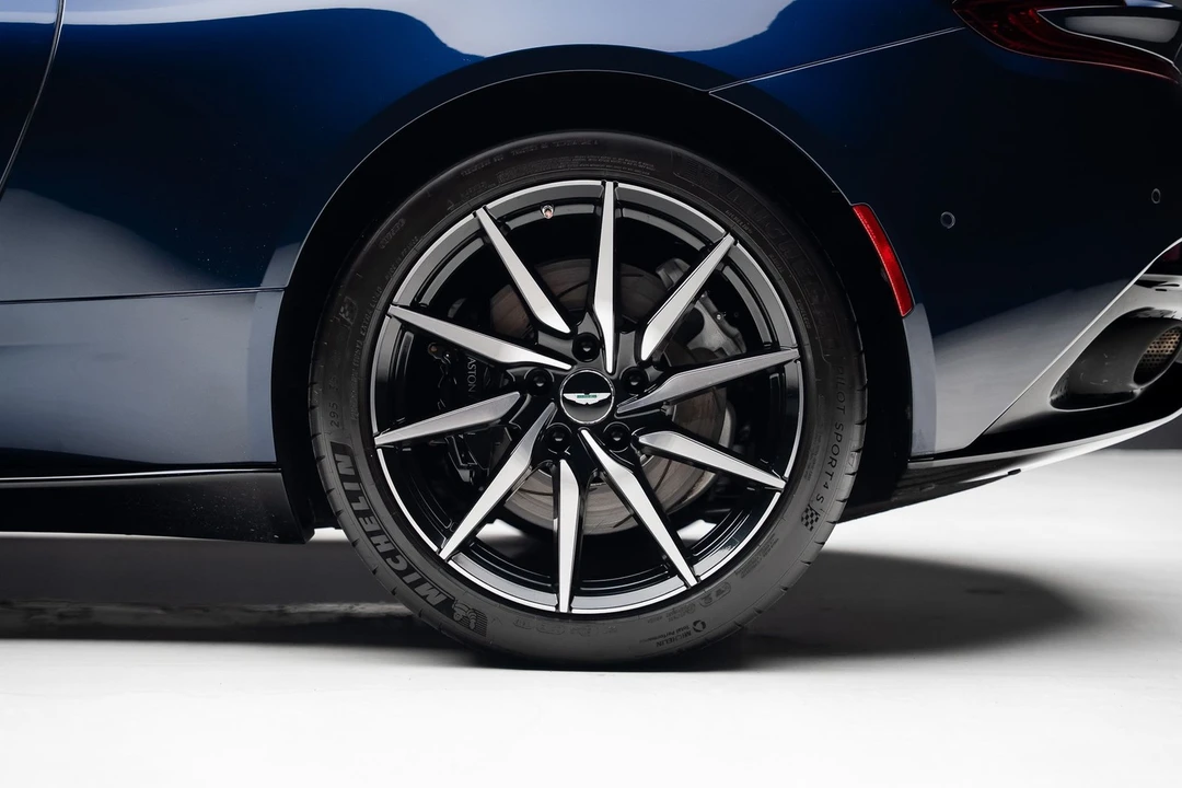 2018 Aston Martin DB11 - Image 21 of 31