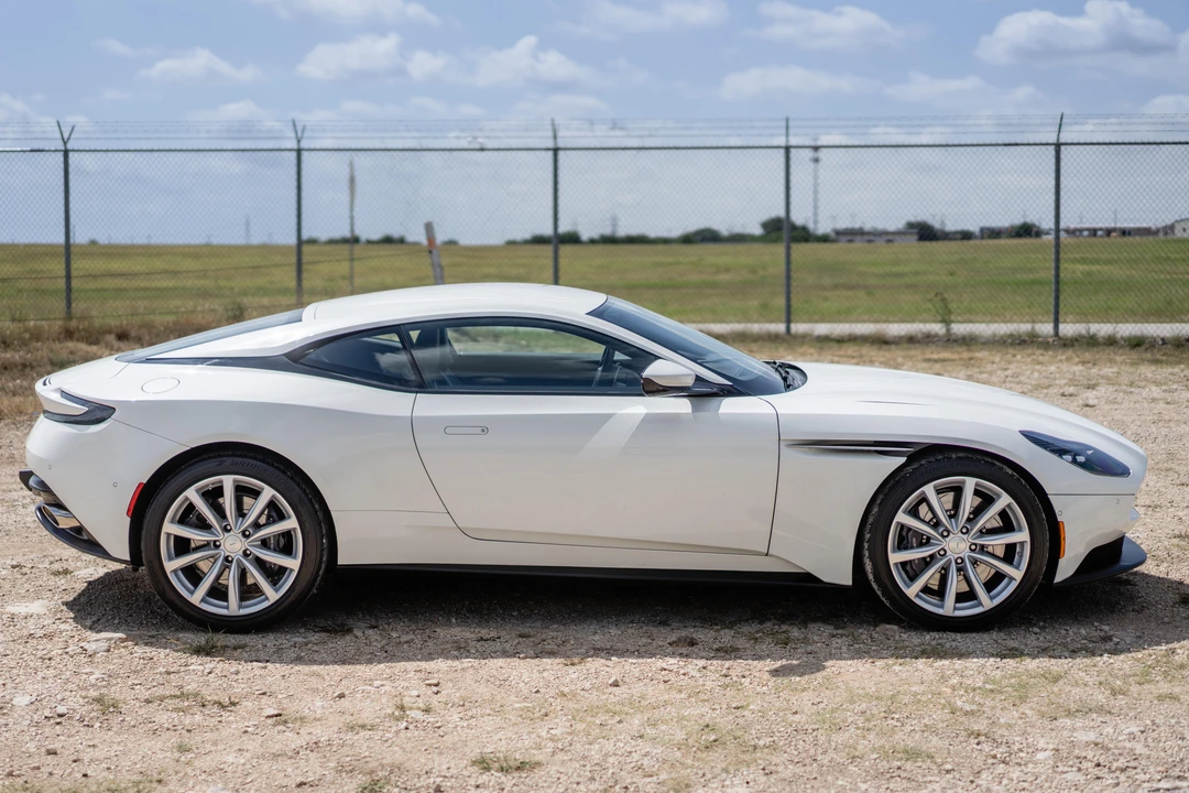 2018 Aston Martin DB11 - Image 18 of 31