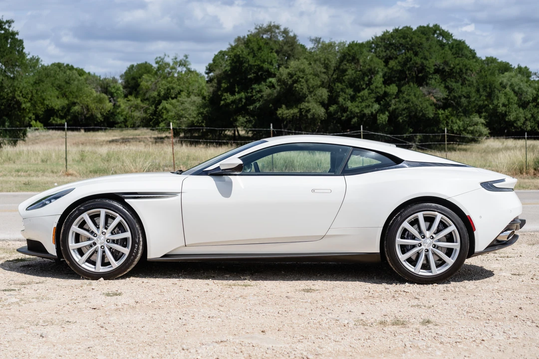 2018 Aston Martin DB11 - Image 11 of 31