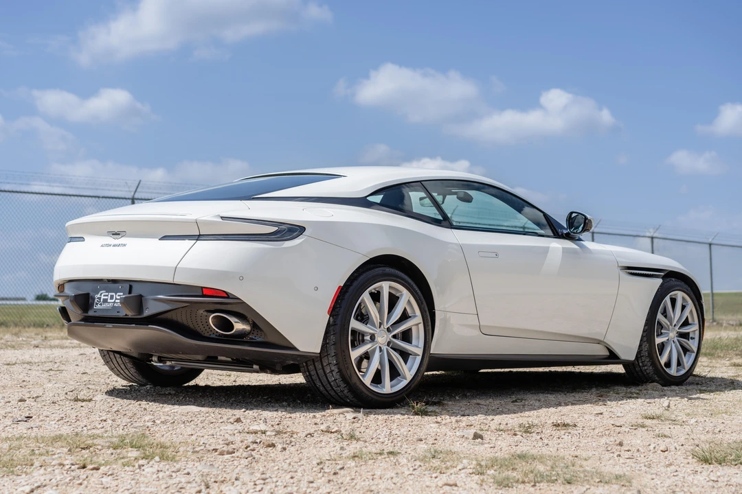 2018 Aston Martin DB11 - Image 17 of 31