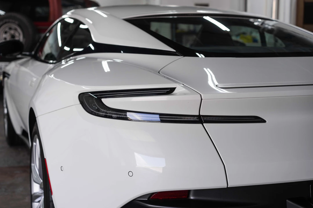 2018 Aston Martin DB11 - Image 29 of 31