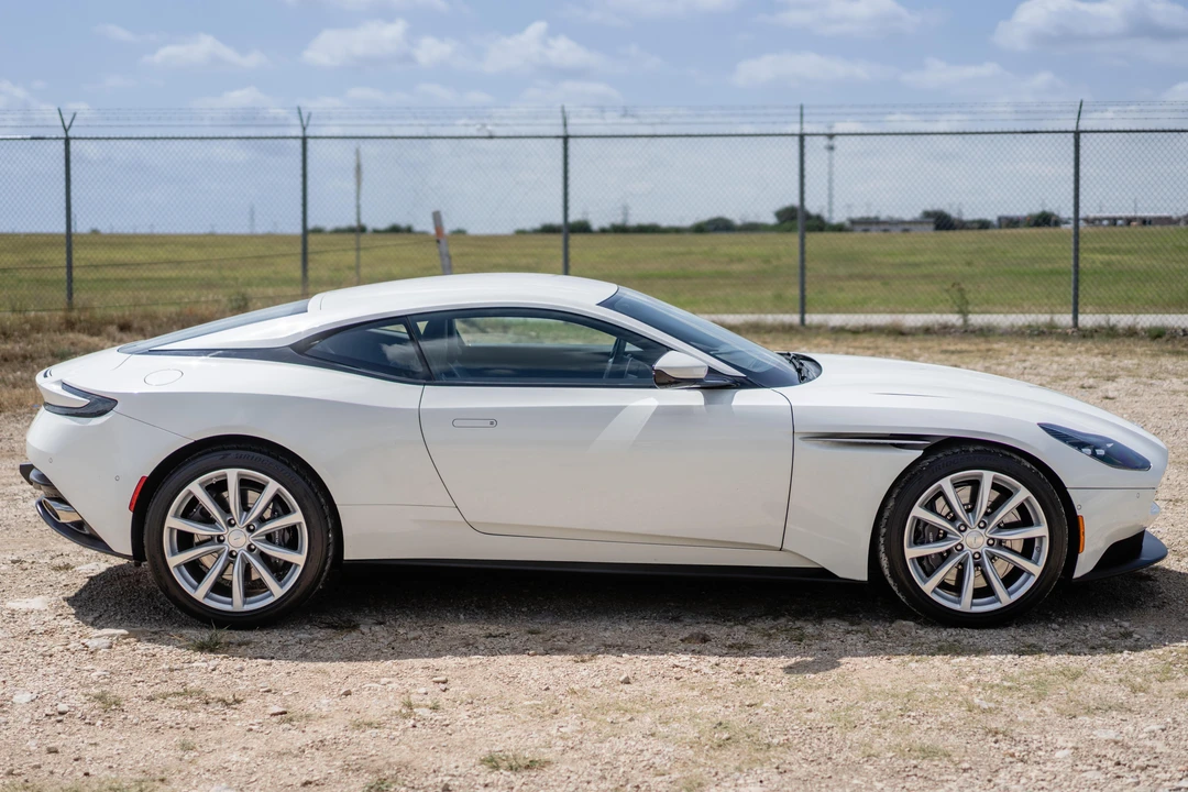 2018 Aston Martin DB11 - Image 3 of 31